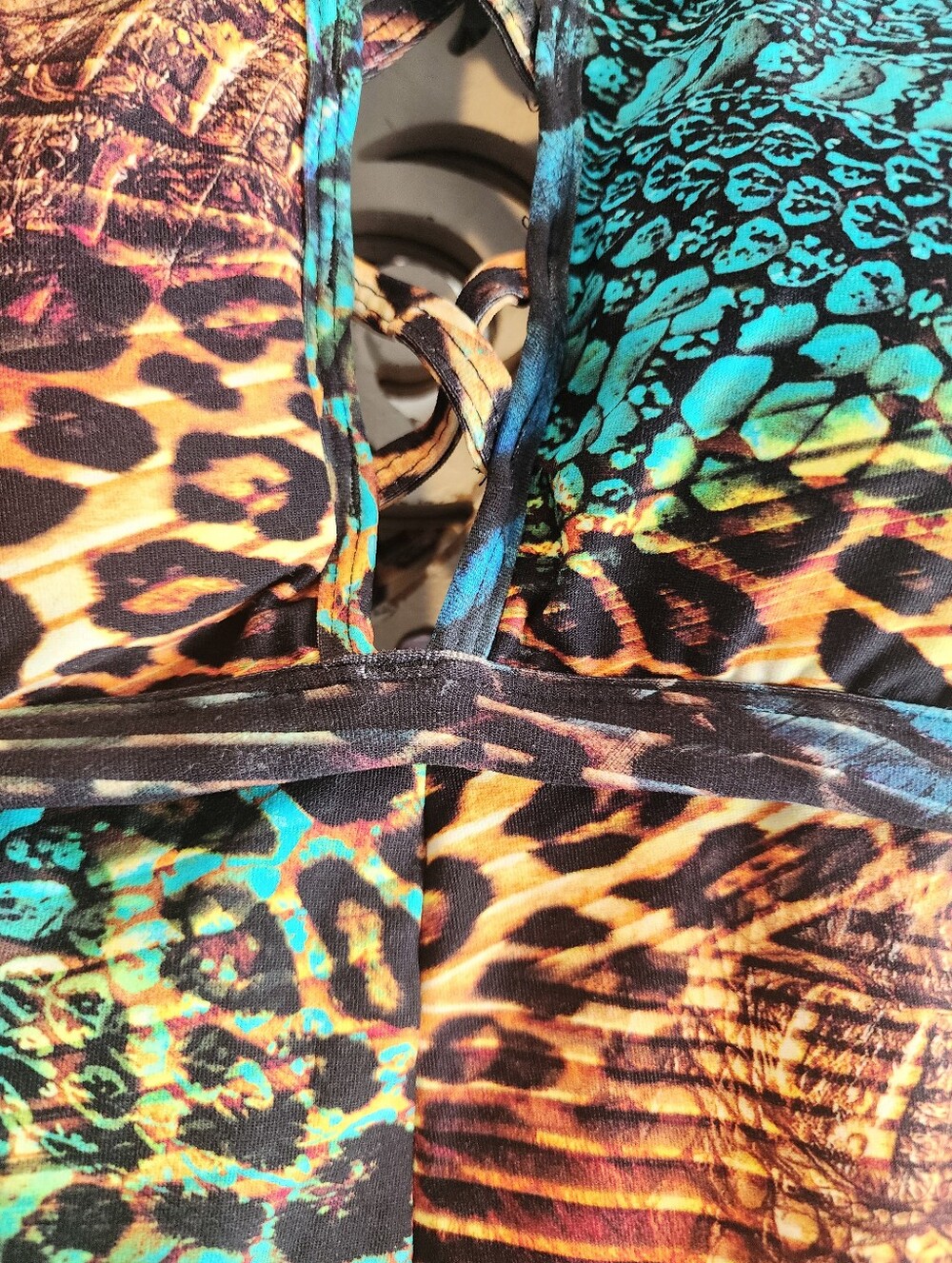 LURE FITNESS BRAZILIAN BODYSUIT ANIMAL PRINT CHEST PADDED CUTOUT SZ MEDIUM - Picture 9 of 15